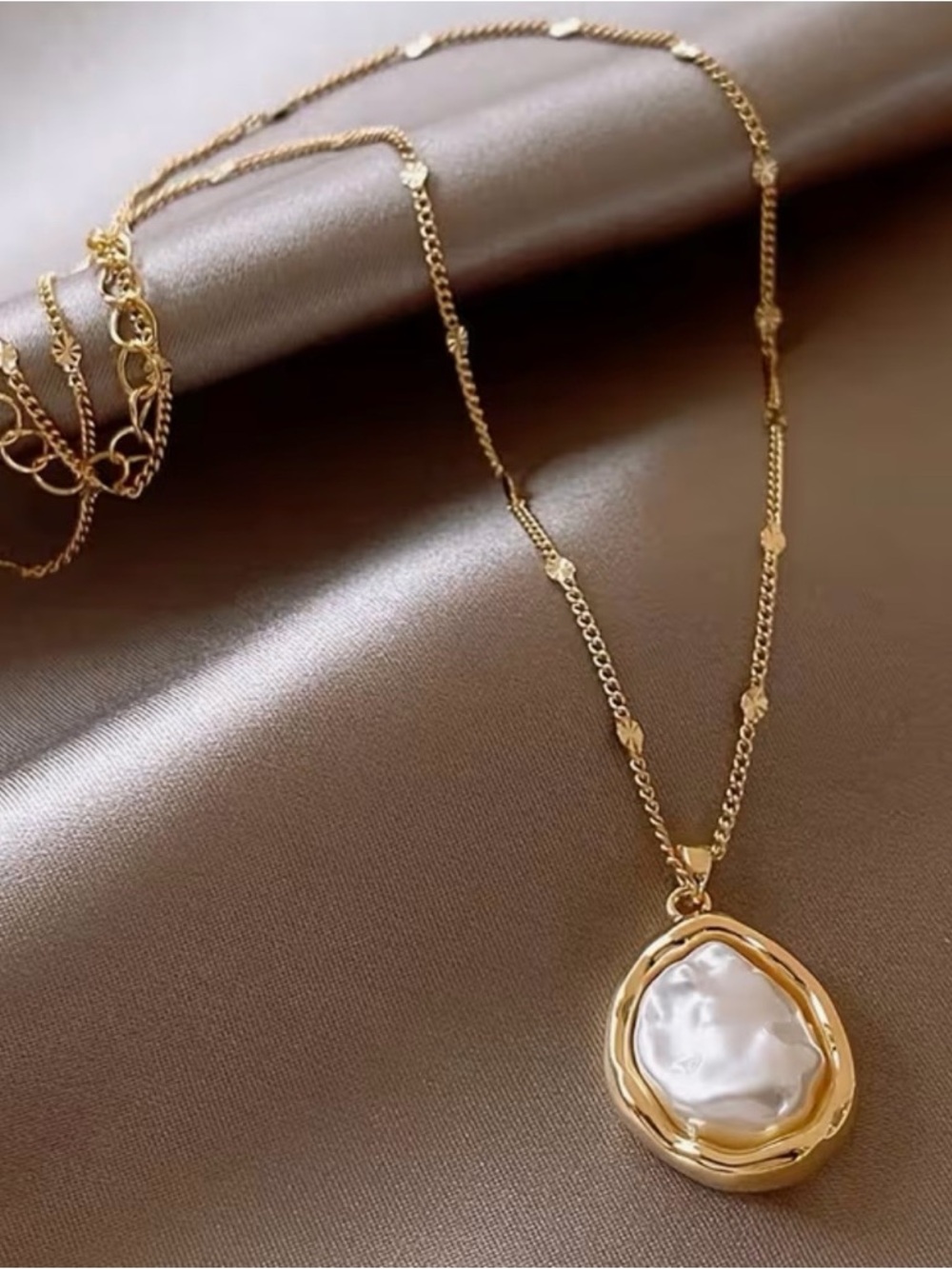 Gold Baroque Pearl Pendant Necklace - Women's Jewelry